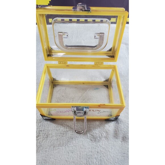 Vintage Yellow Comestic Jewelry Fun Treasure Cool Stuff Box 7" x 4 1/2" x 4 1/8" - Picture 2 of 9